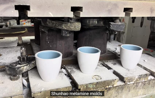 Фабрика Shunhao 2 цвета Производство посуды из меламина
    
