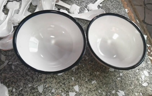 Как сделать двухцветную меламиновую посуду из одной формы?
